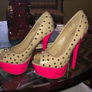 Amazing heels🔥💓